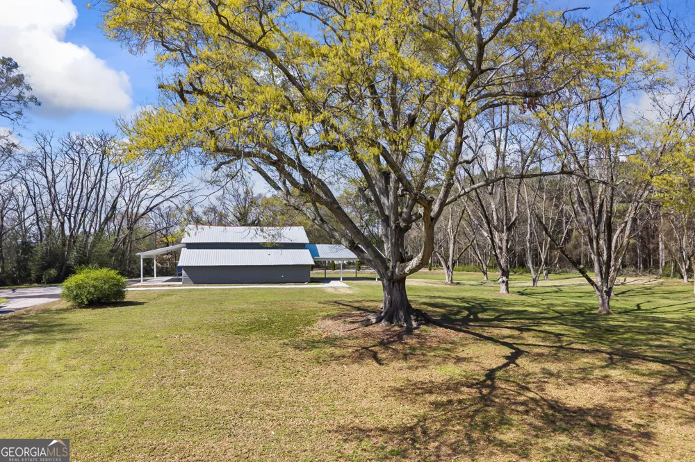 215 Hartwell RD Lavonia, GA 30553