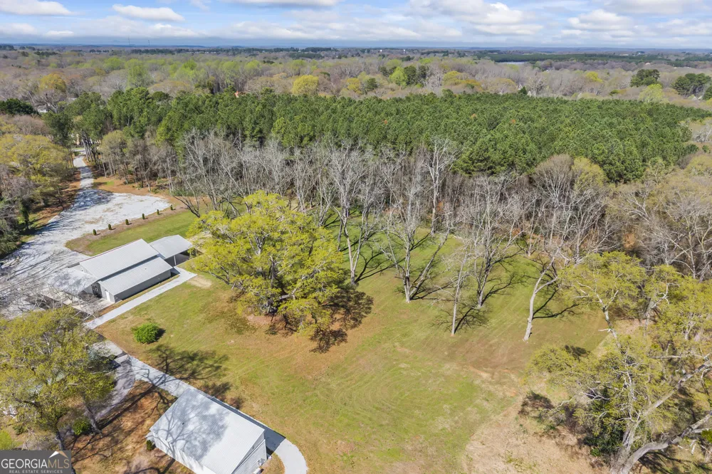 215 Hartwell RD Lavonia, GA 30553