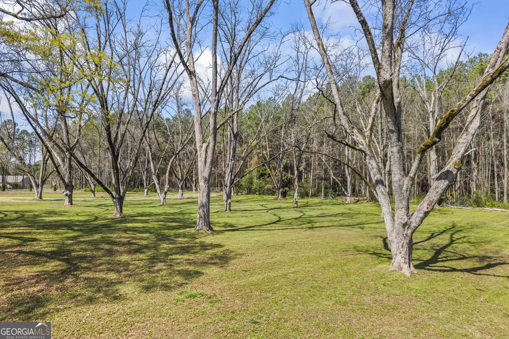 215 Hartwell RD Lavonia, GA 30553