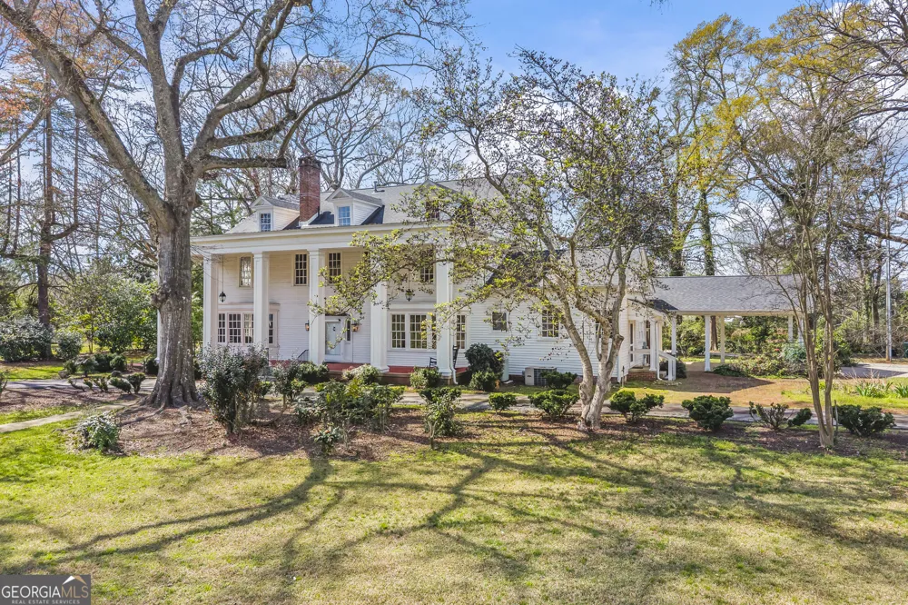 215 Hartwell RD Lavonia, GA 30553