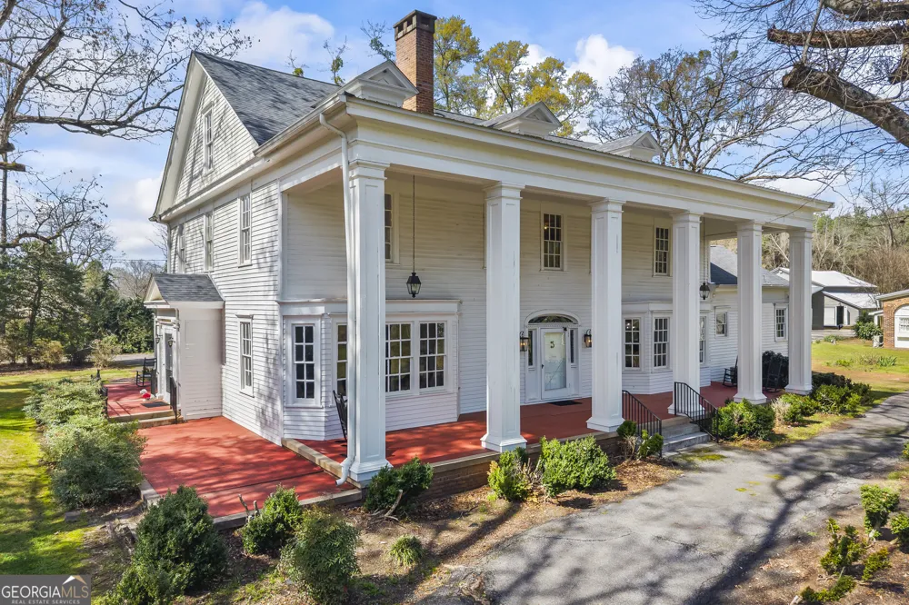 215 Hartwell RD Lavonia, GA 30553