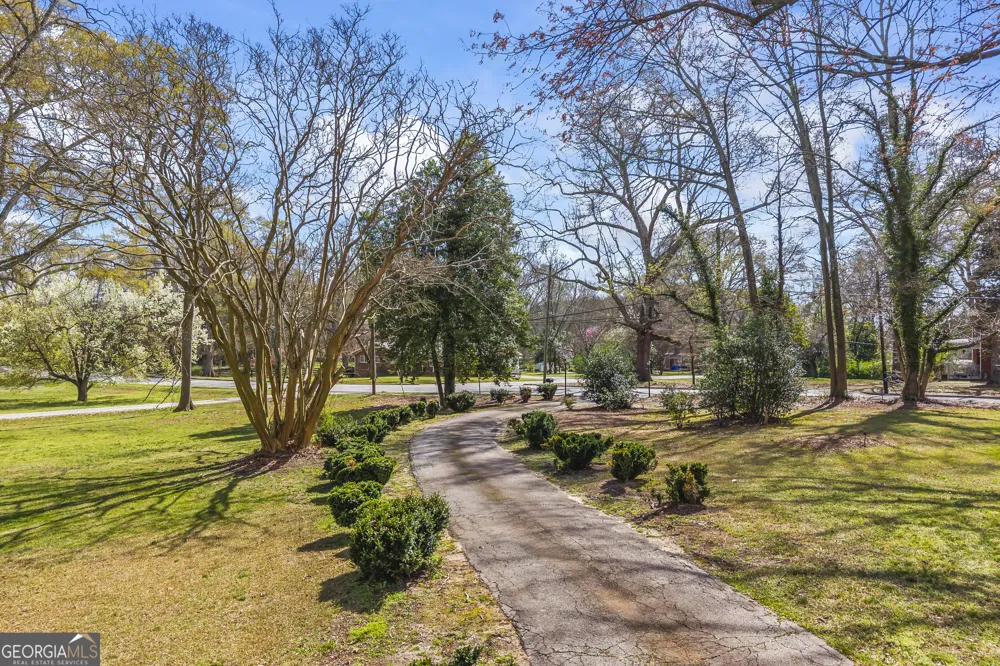 215 Hartwell RD Lavonia, GA 30553