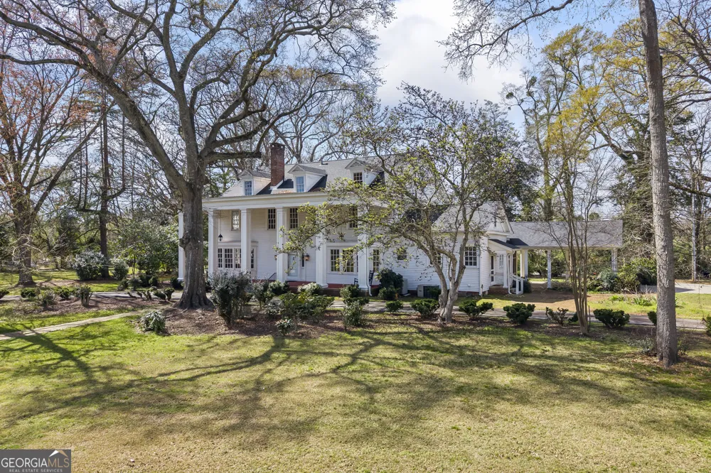 215 Hartwell RD Lavonia, GA 30553