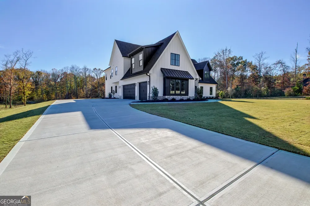 130 Grace Hope DR Brooks, GA 30205