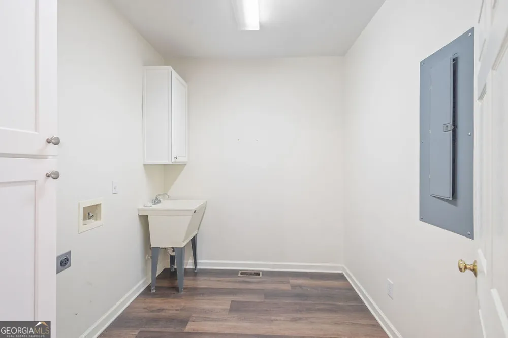 188 Ball ST Moreland, GA 30259