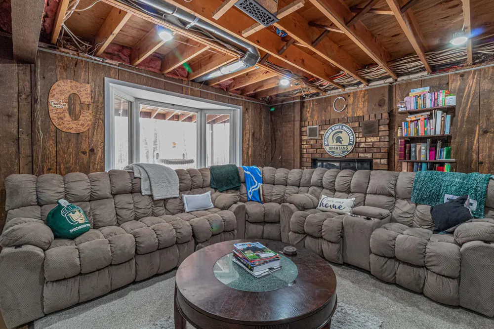 9530 Golf Port Drive Canadian Lakes, MI 49346
