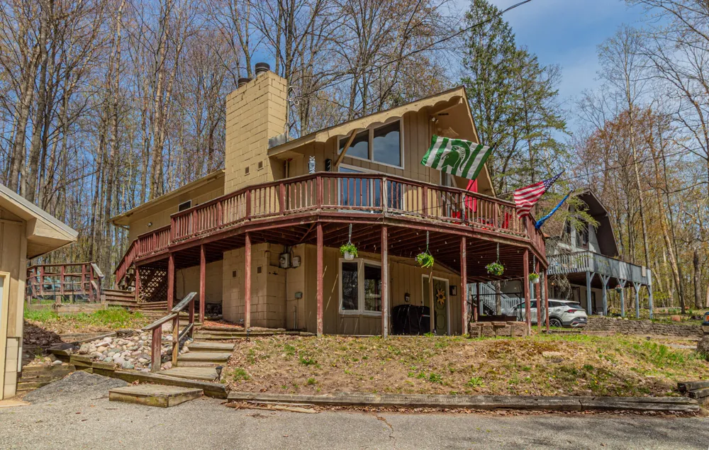 9530 Golf Port Drive Canadian Lakes, MI 49346