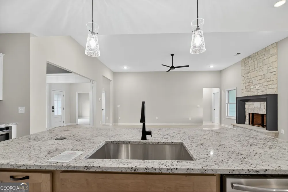 359 Gray RD Roopville, GA 30170