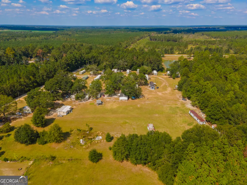 3023 Finch RD Millen, GA 30442