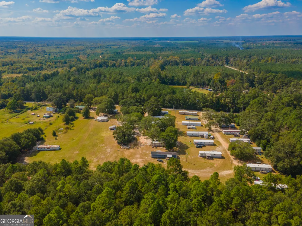 3023 Finch RD Millen, GA 30442