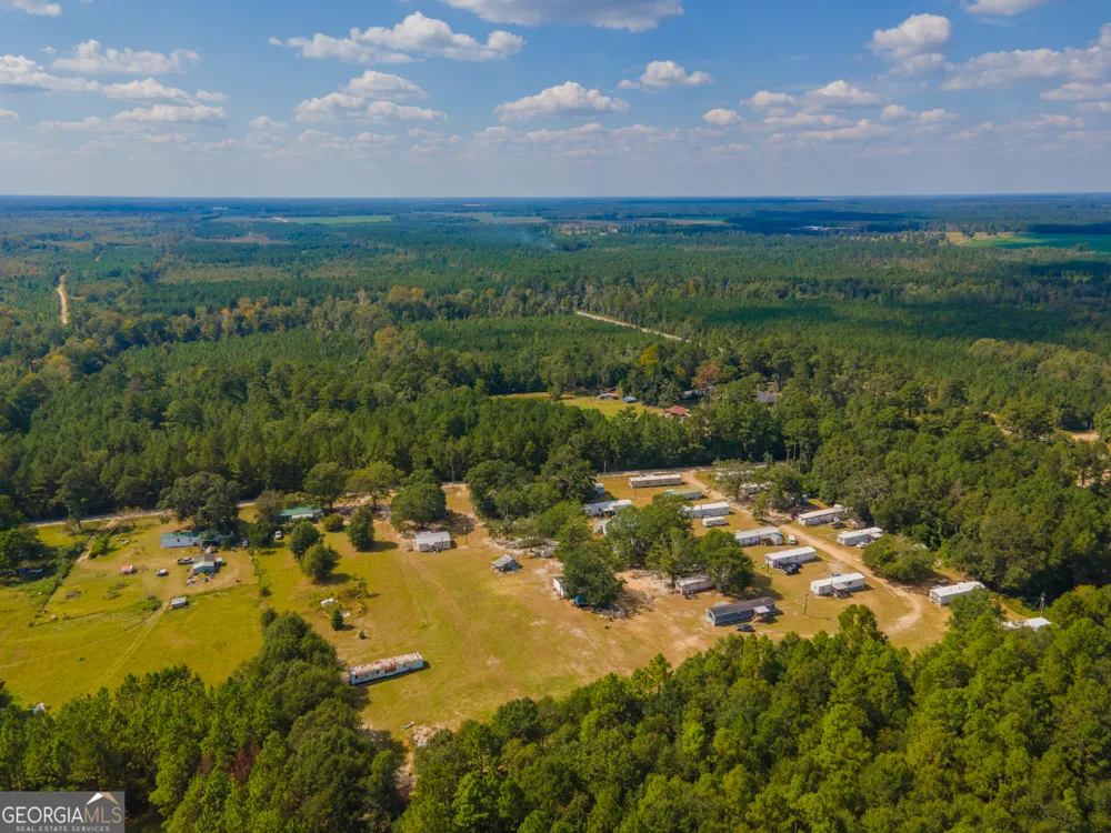 3023 Finch RD Millen, GA 30442