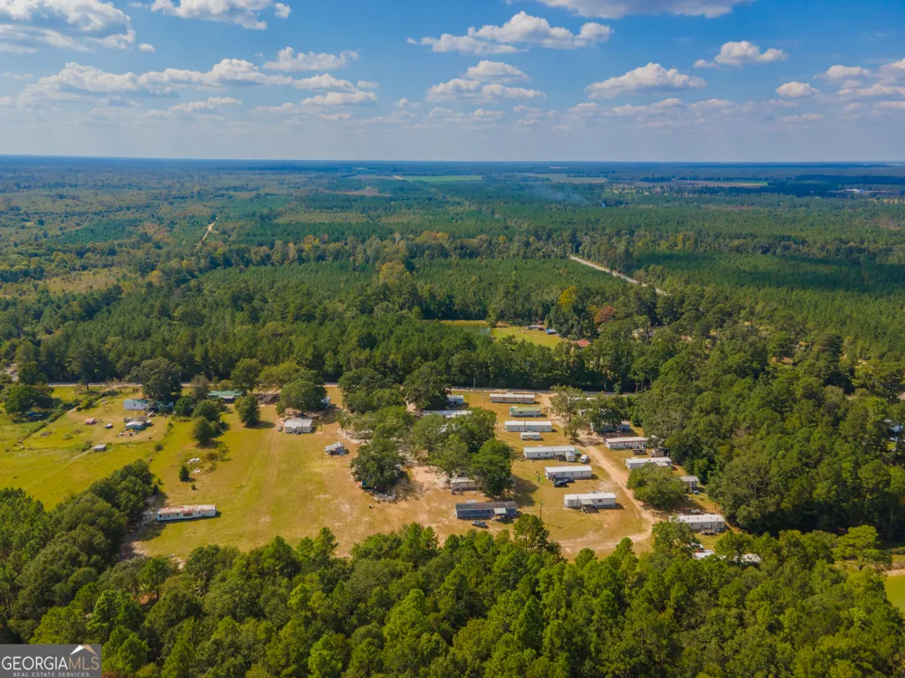 3023 Finch RD Millen, GA 30442