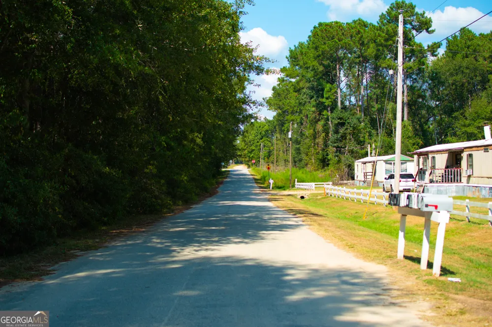 3023 Finch RD Millen, GA 30442