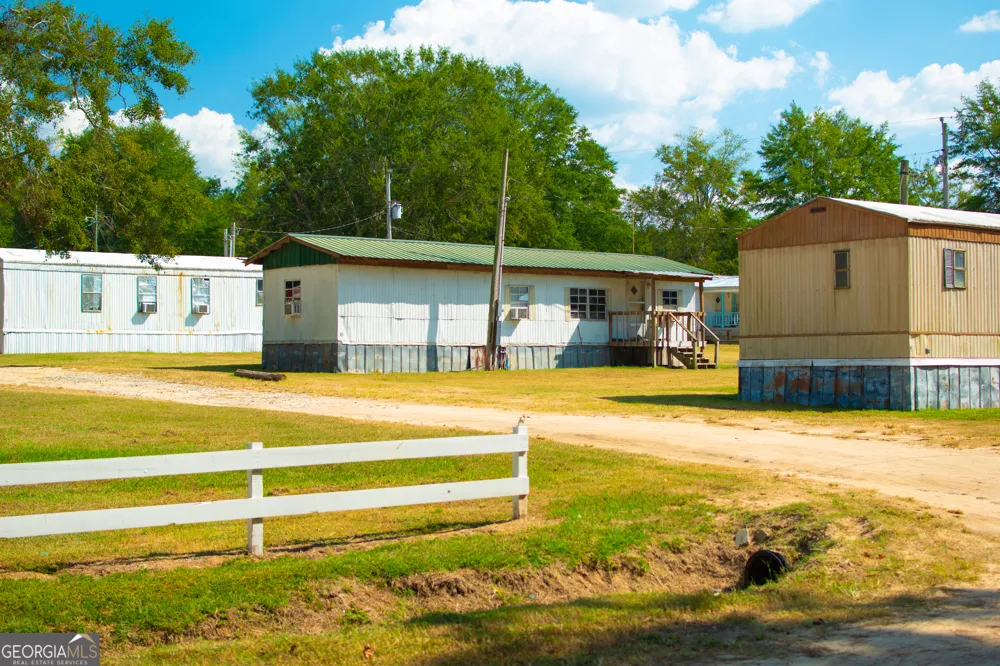 3023 Finch RD Millen, GA 30442