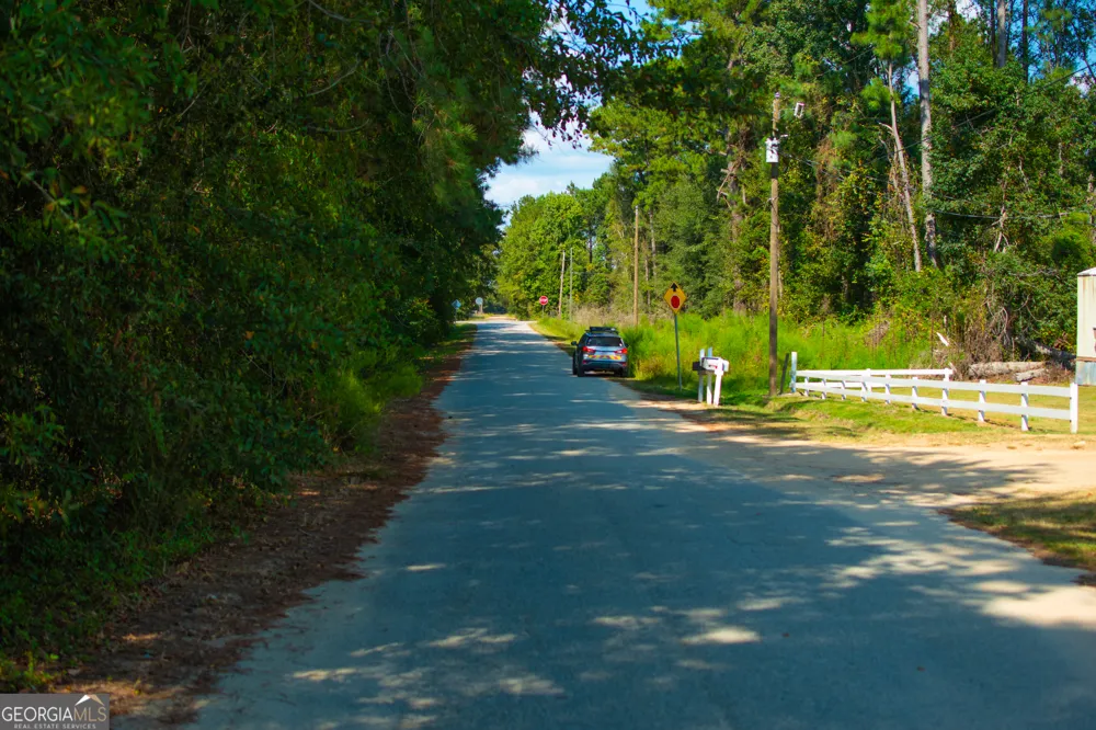 3023 Finch RD Millen, GA 30442