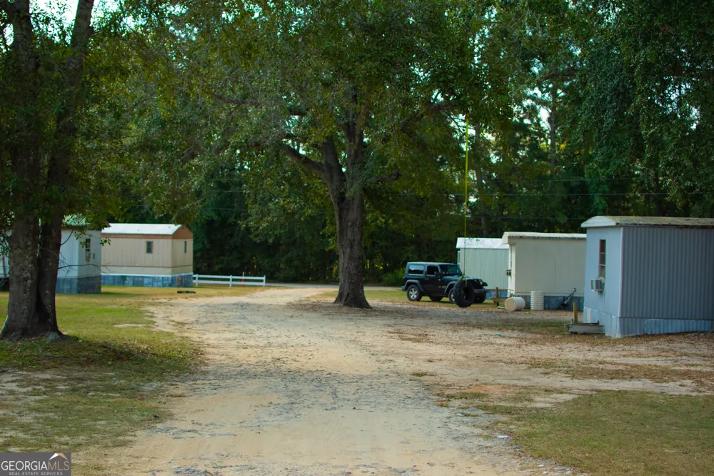 3023 Finch RD Millen, GA 30442
