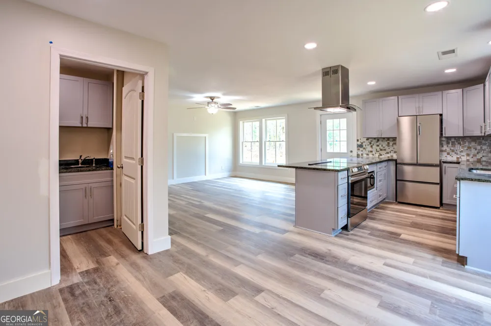 136 Key LN Lakemont, GA 30552