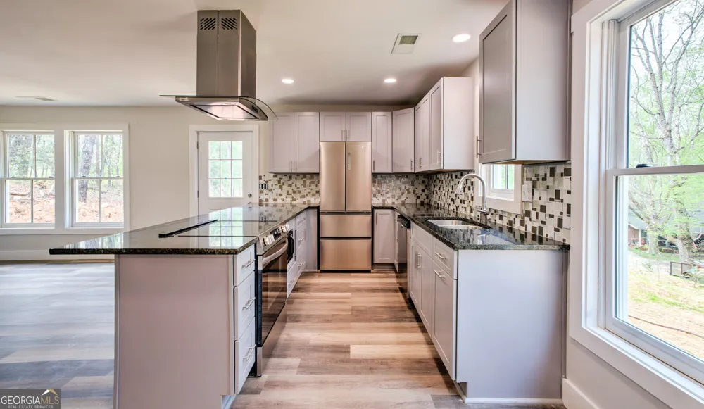 136 Key LN Lakemont, GA 30552