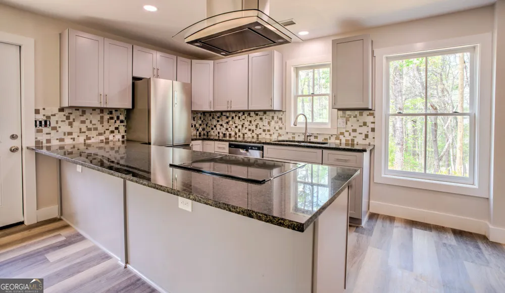 136 Key LN Lakemont, GA 30552