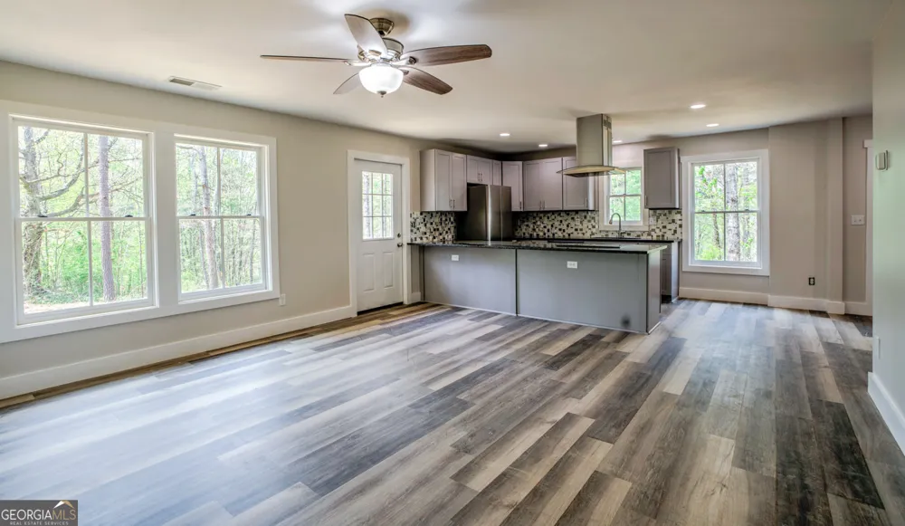 136 Key LN Lakemont, GA 30552