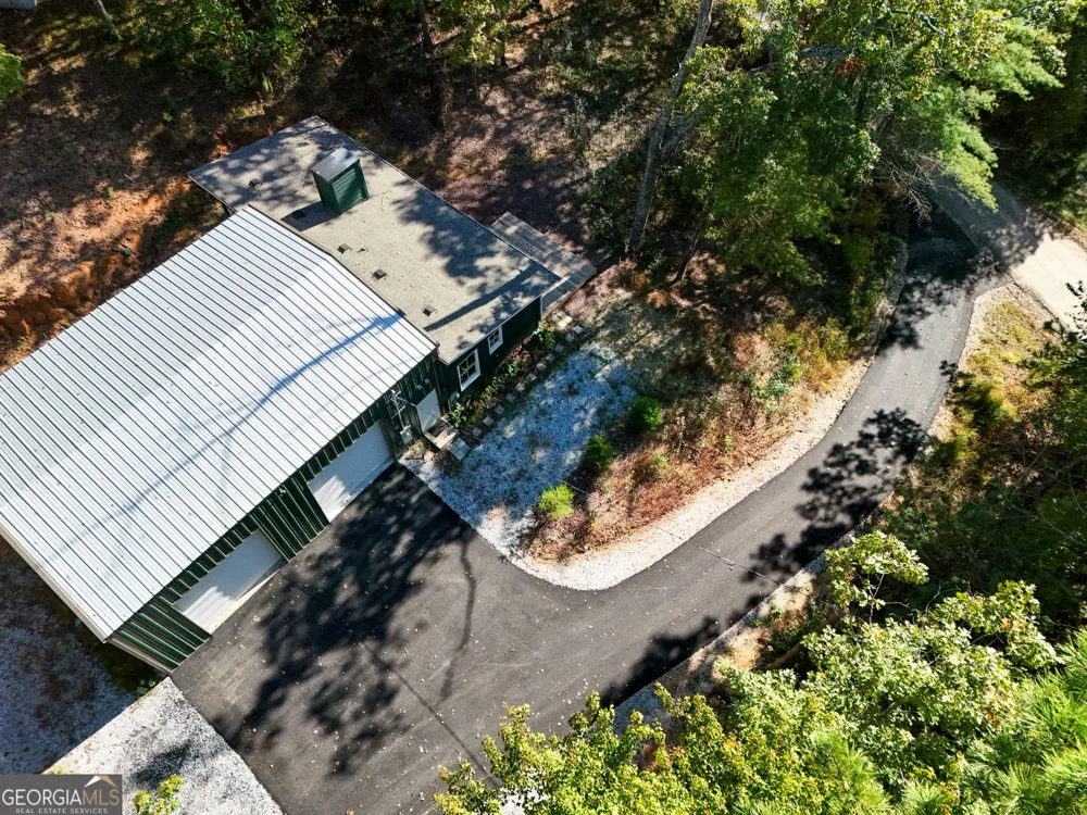 136 Key LN Lakemont, GA 30552