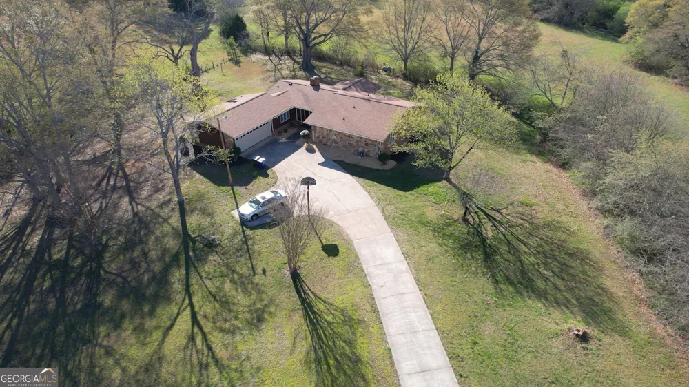 610 Loth Wages RD Dacula, GA 30019