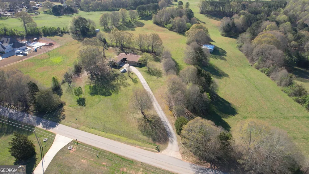 610 Loth Wages RD Dacula, GA 30019