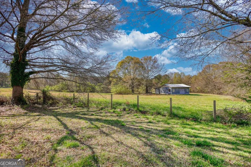 610 Loth Wages RD Dacula, GA 30019