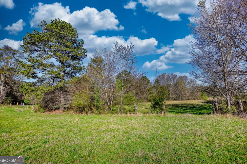 610 Loth Wages RD Dacula, GA 30019