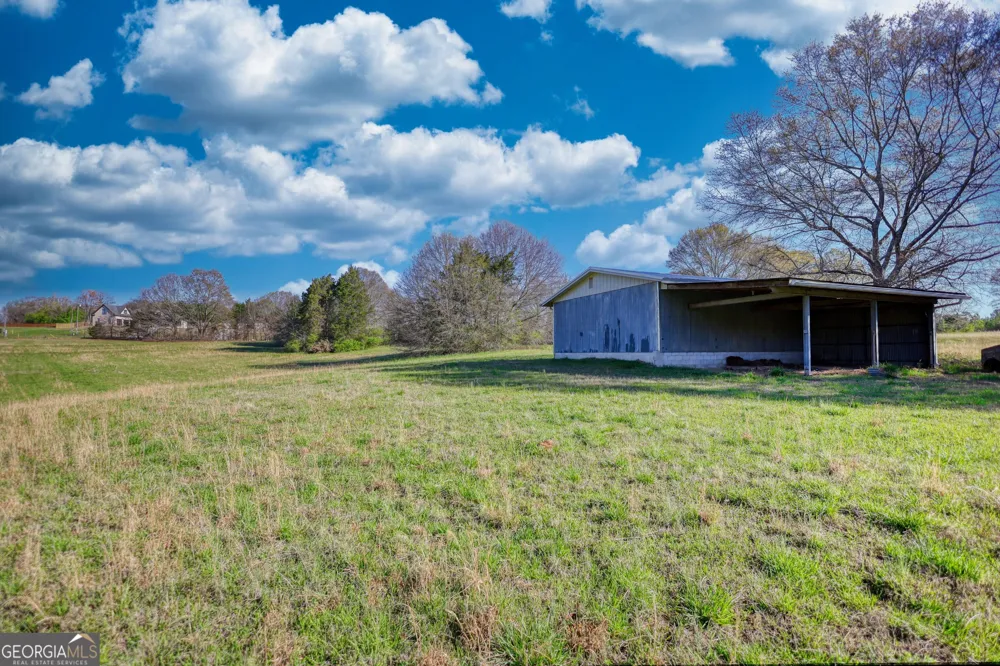 610 Loth Wages RD Dacula, GA 30019