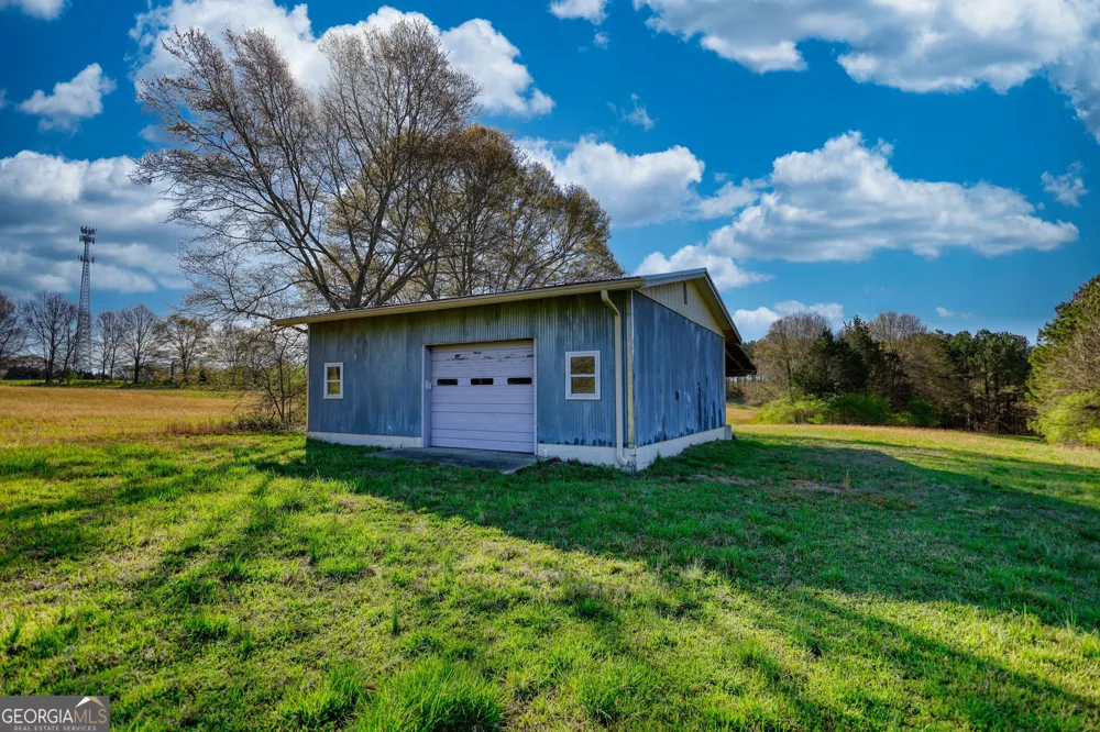 610 Loth Wages RD Dacula, GA 30019