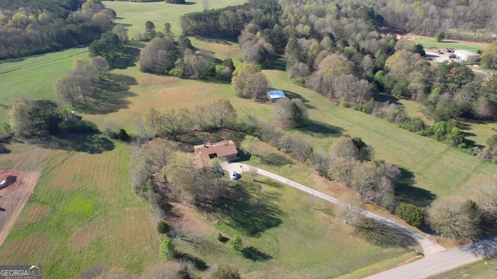 610 Loth Wages RD Dacula, GA 30019