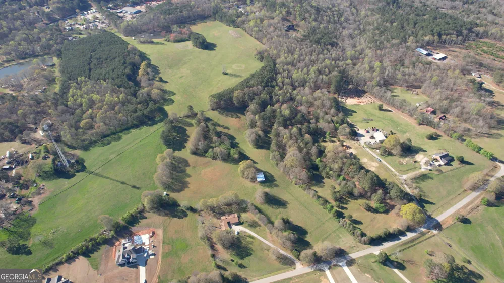 610 Loth Wages RD Dacula, GA 30019