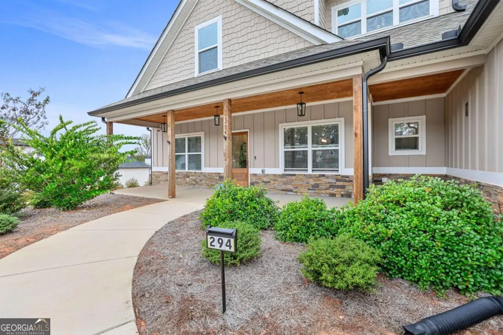 294 Conner LN Williamson, GA 30292