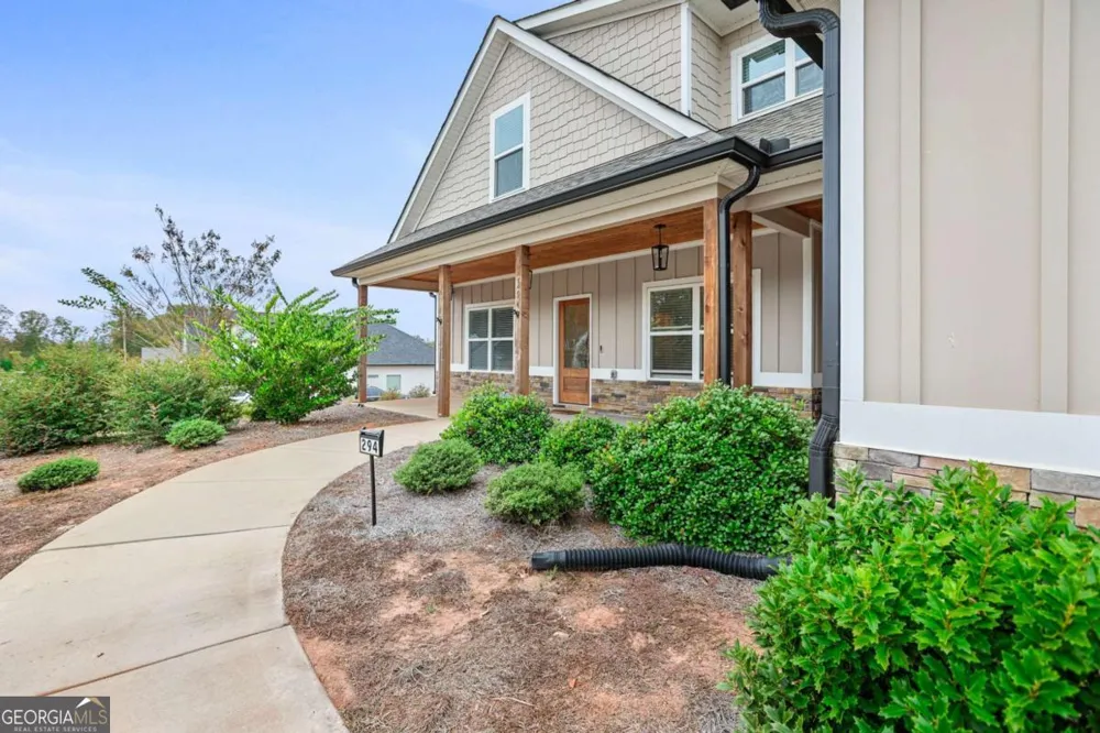 294 Conner LN Williamson, GA 30292