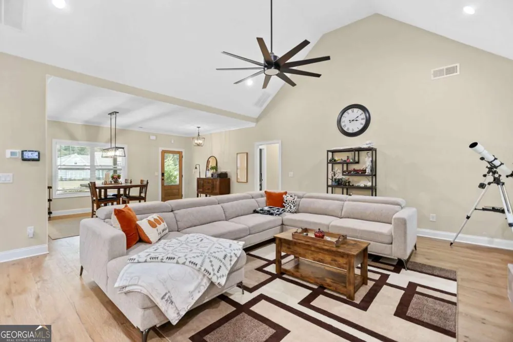 294 Conner LN Williamson, GA 30292