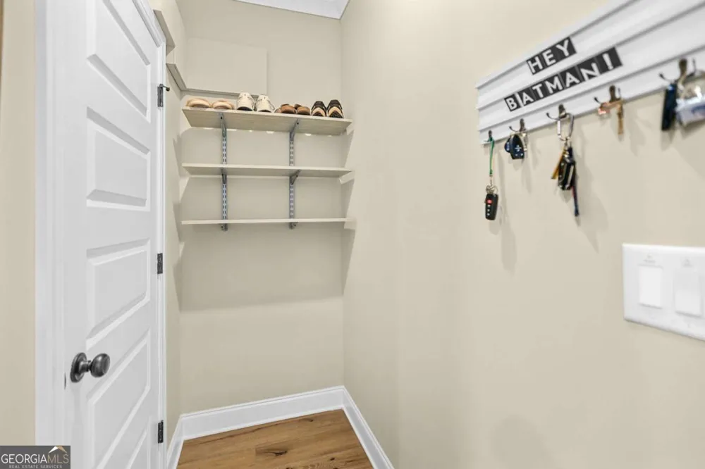 294 Conner LN Williamson, GA 30292