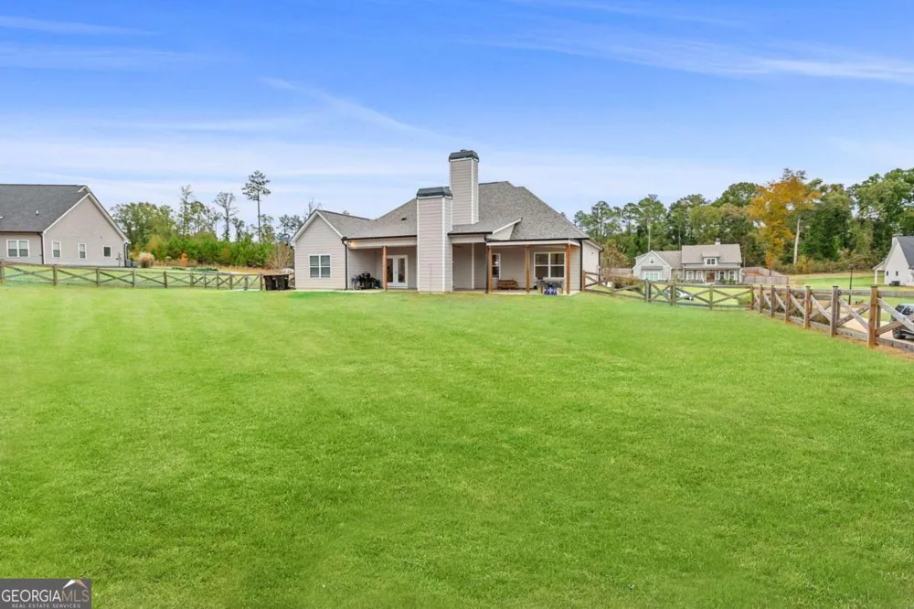 294 Conner LN Williamson, GA 30292