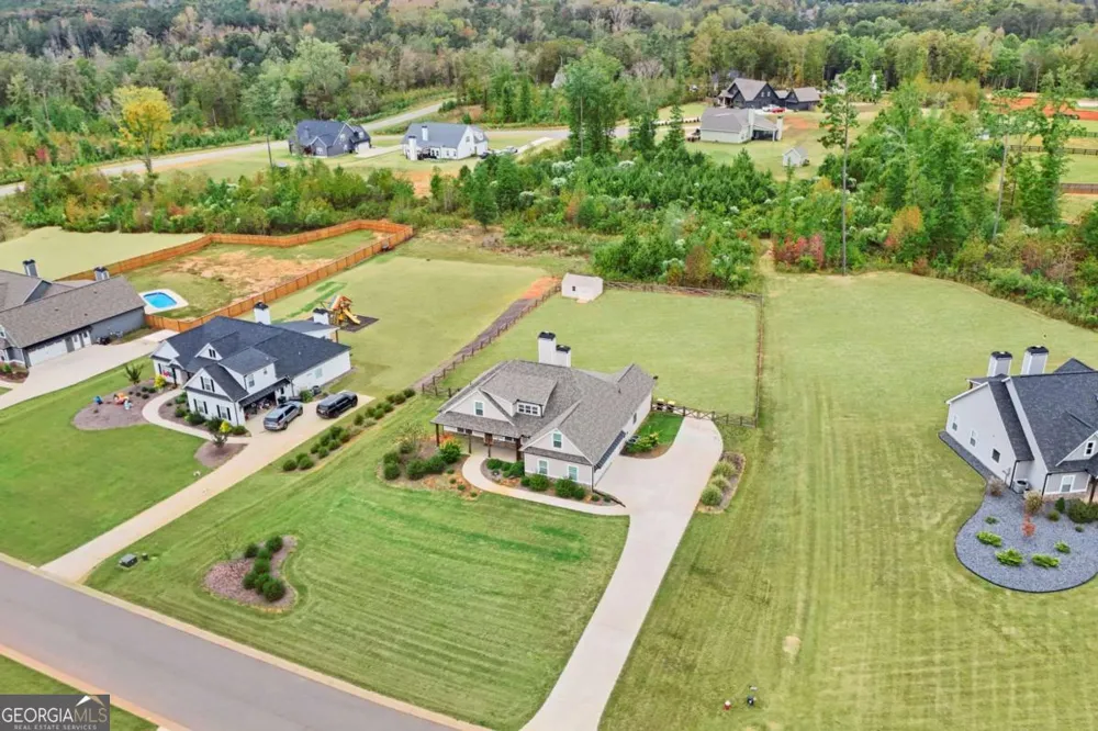 294 Conner LN Williamson, GA 30292