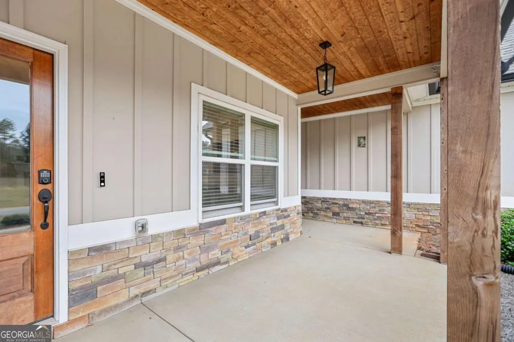 294 Conner LN Williamson, GA 30292