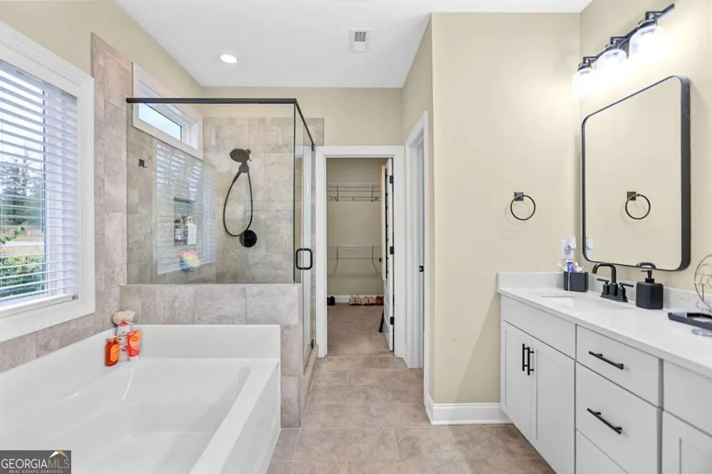 294 Conner LN Williamson, GA 30292