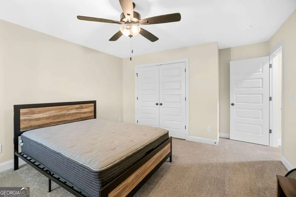 294 Conner LN Williamson, GA 30292
