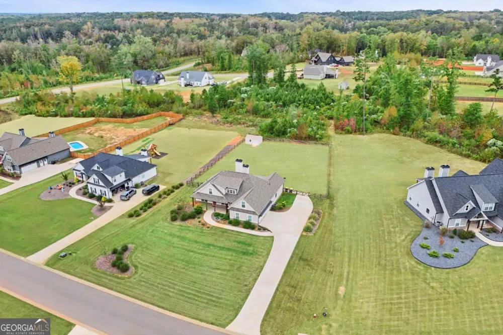 294 Conner LN Williamson, GA 30292