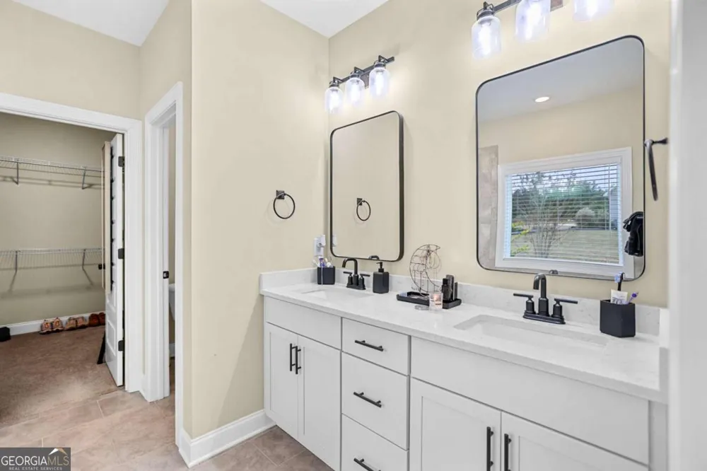 294 Conner LN Williamson, GA 30292