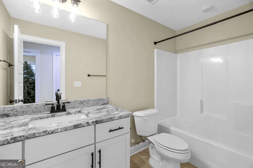 294 Conner LN Williamson, GA 30292