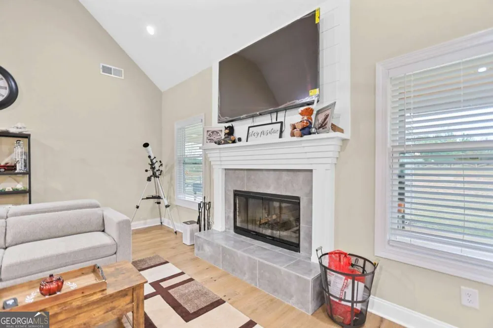 294 Conner LN Williamson, GA 30292