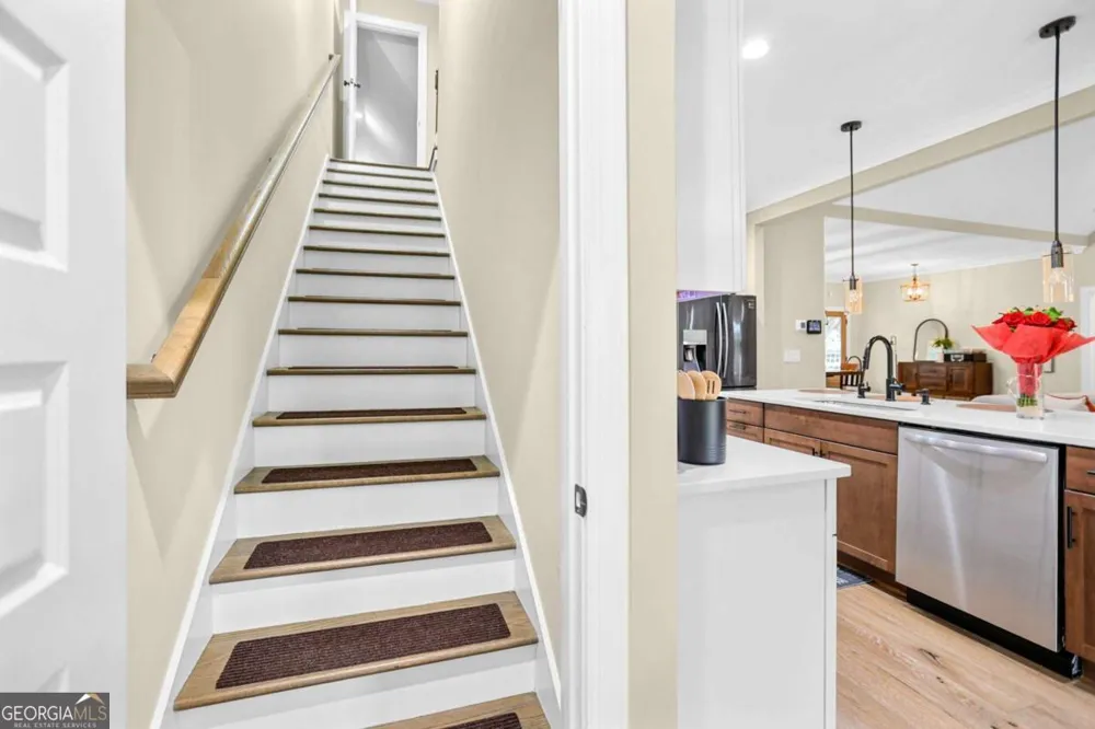 294 Conner LN Williamson, GA 30292