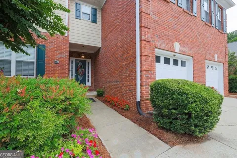 2075 Pine Tree DR