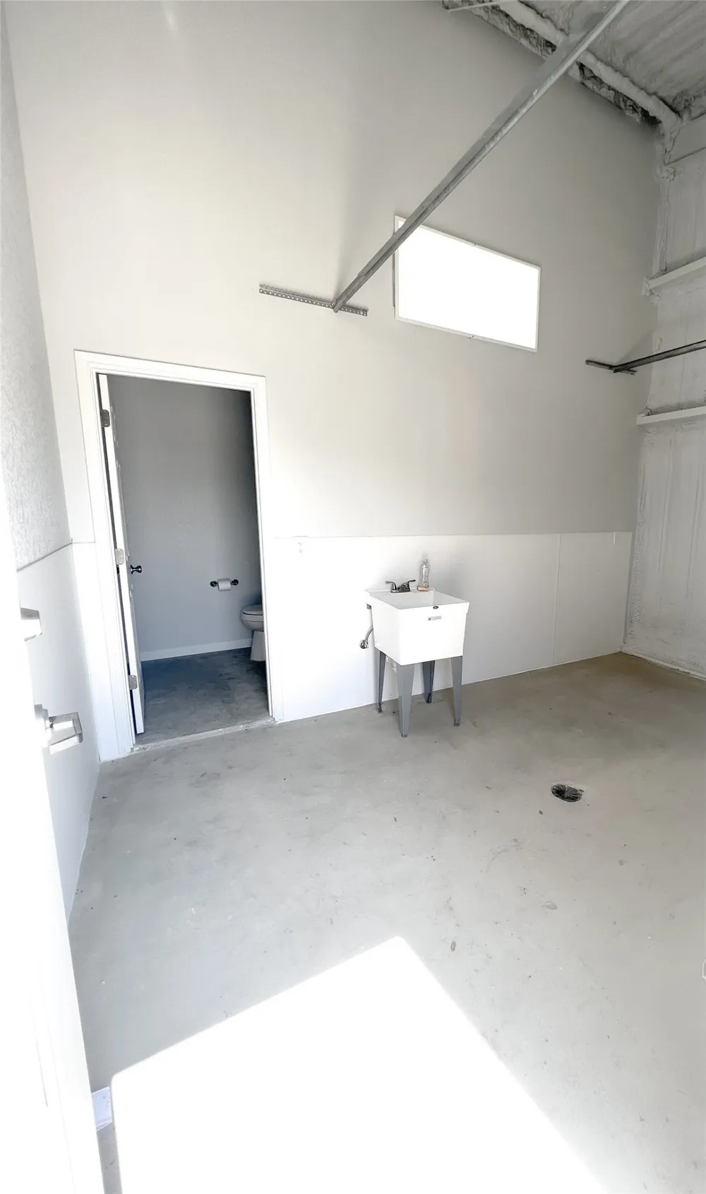 674 US-83 Highway Mountain Home, TX 78058
