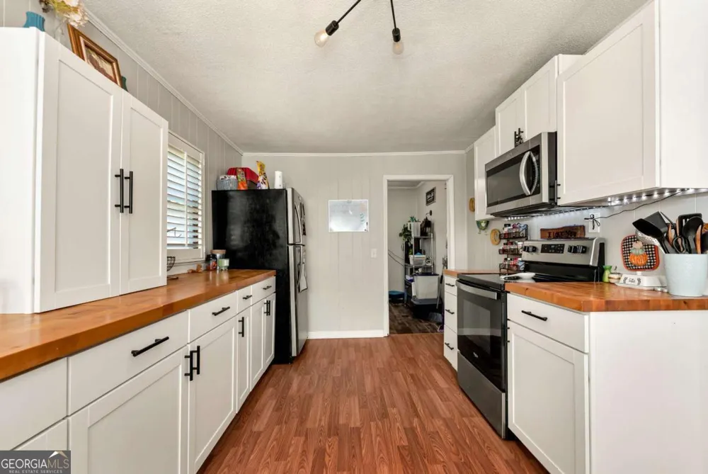 111 College AVE Canon, GA 30520